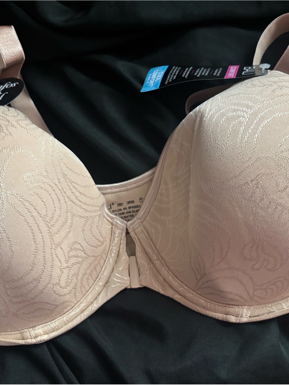 Front-Close Padless Bra - Picture 4 of 8